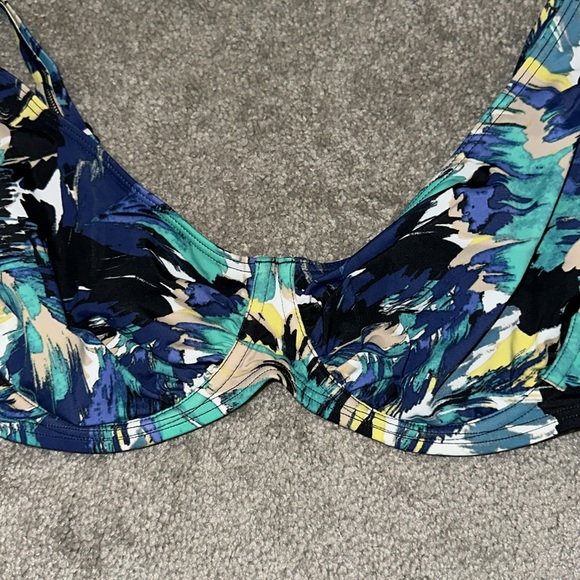 36DD MAGISCULPT bikini top - Picture 2 of 5